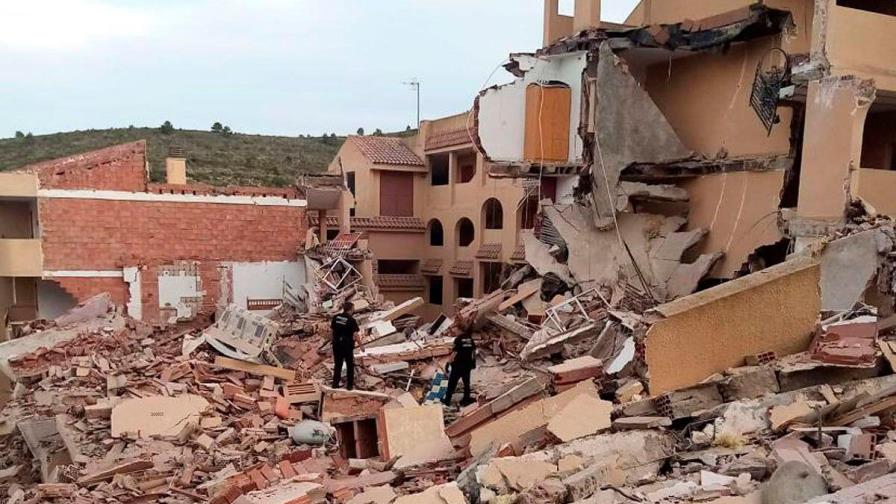 Varias personas atrapadas al derrumbarse un edificio de tres plantas en España
