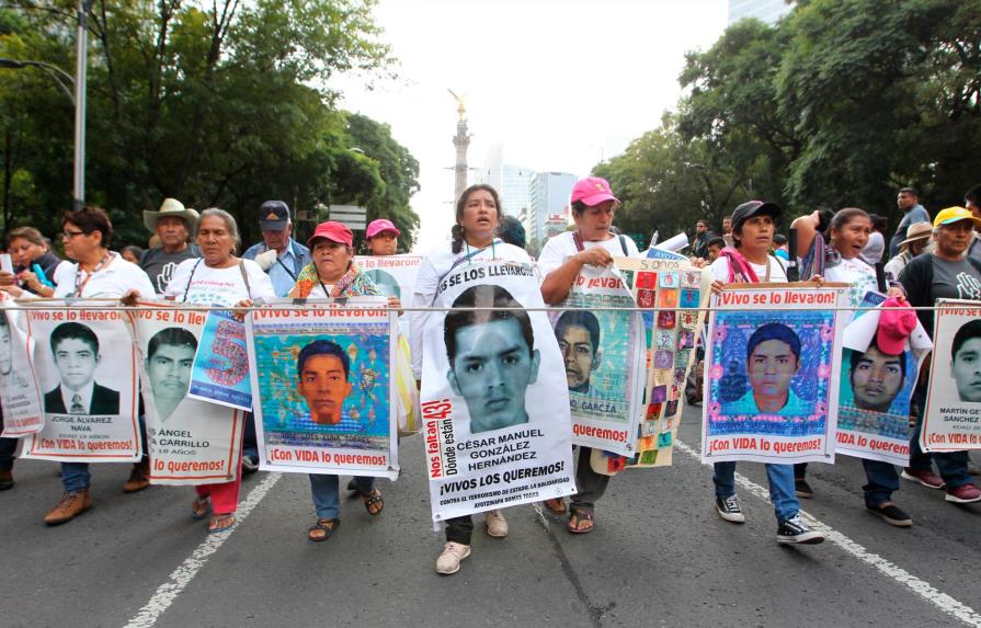 Ayotzinapa, la tragedia que conmocionó México a la deriva al cumplir 5 años