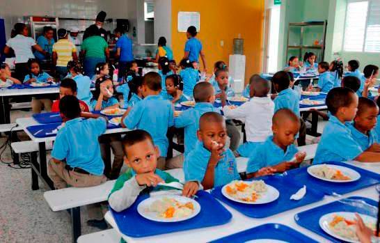 Sector ganadero servirá más de 1.8 millones de raciones de leche en desayuno escolar