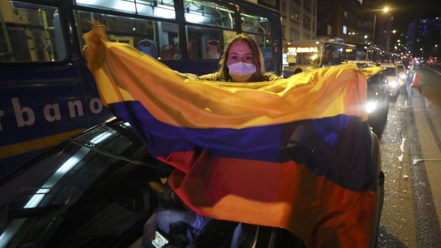 ¿Héroe o villano? En Colombia, Álvaro Uribe es ambos