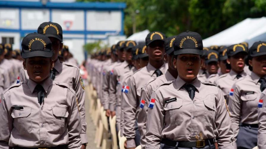 Poder Ejecutivo asciende a 6,740 miembros de la Policía Nacional