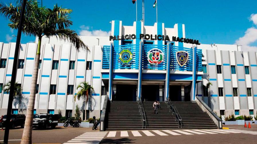 Policía Nacional recupera niña que estaba extraviada