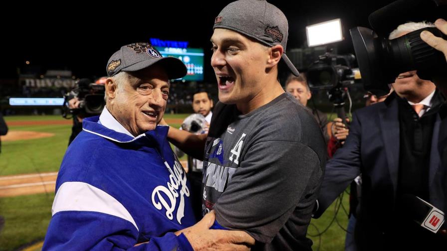 Leyenda de Dodgers Tom Lasorda en cuidados intensivos