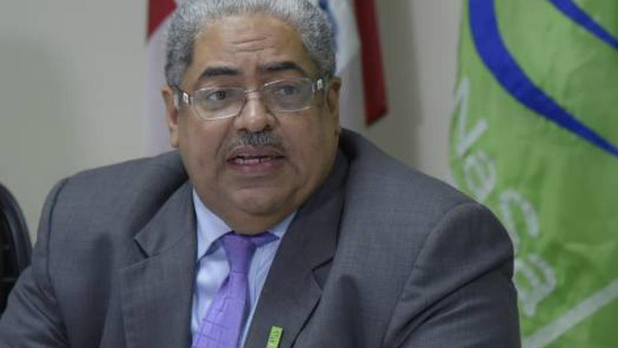 Director del SNS responde a cuestionamientos sobre licitaciones de productos para combatir COVID-19