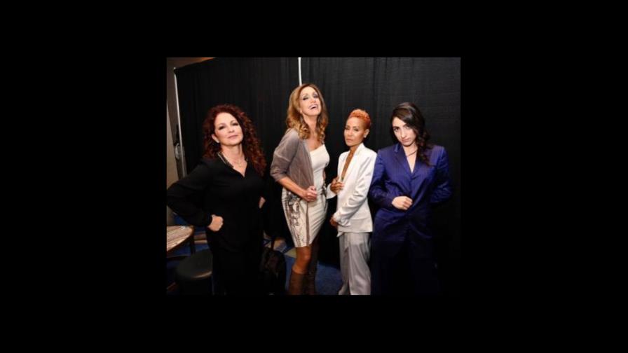 Las Estefan no se guardaron nada en su nueva serie en Facebook Watch