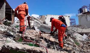 Al menos ocho heridos por derrumbe de edificio en Los Mameyes