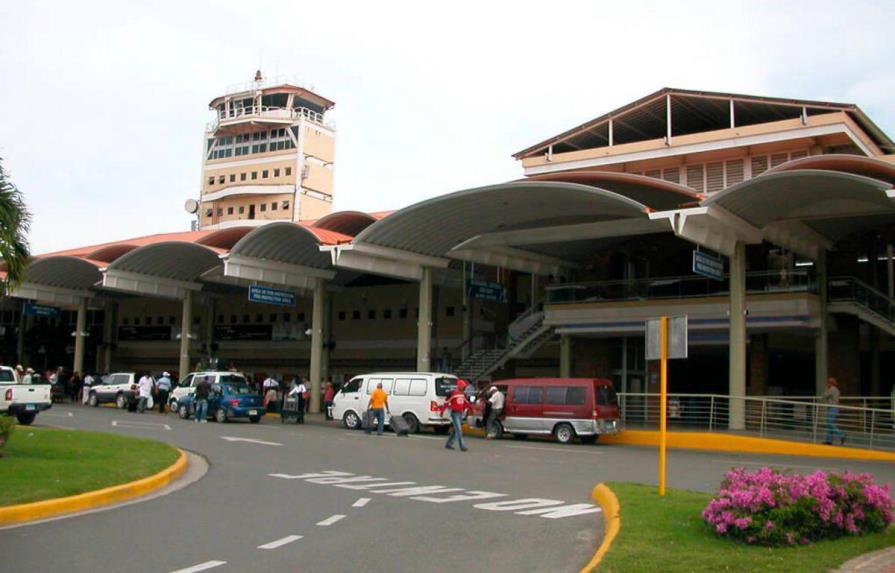 Fallas en motor obligó avión a aterrizar de emergencia en aeropuerto Cibao