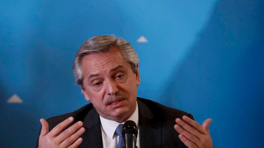 Vacunación irregular de allegados al gobierno “es imperdonable”, dice presidente argentino