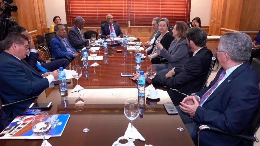 Descendientes de Francisco del Rosario Sánchez piden sacar del Panteón Nacional a Pedro Santana Descendientes de Francisco del Rosario Sánchez piden sacar del Panteón Nacional a Pedro Santana