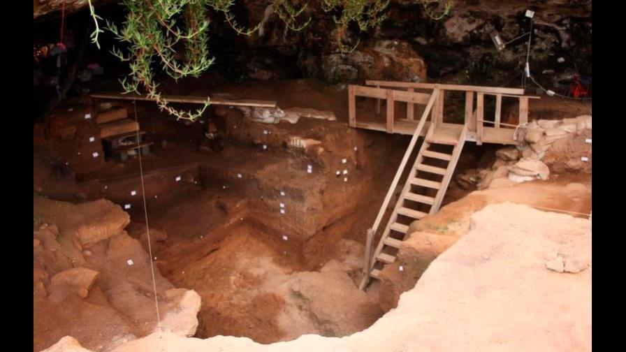 Descubren herramientas de hueso para fabricar ropa de hace 120 mil años Descubren herramientas de hueso para fabricar ropa de hace 120 mil años