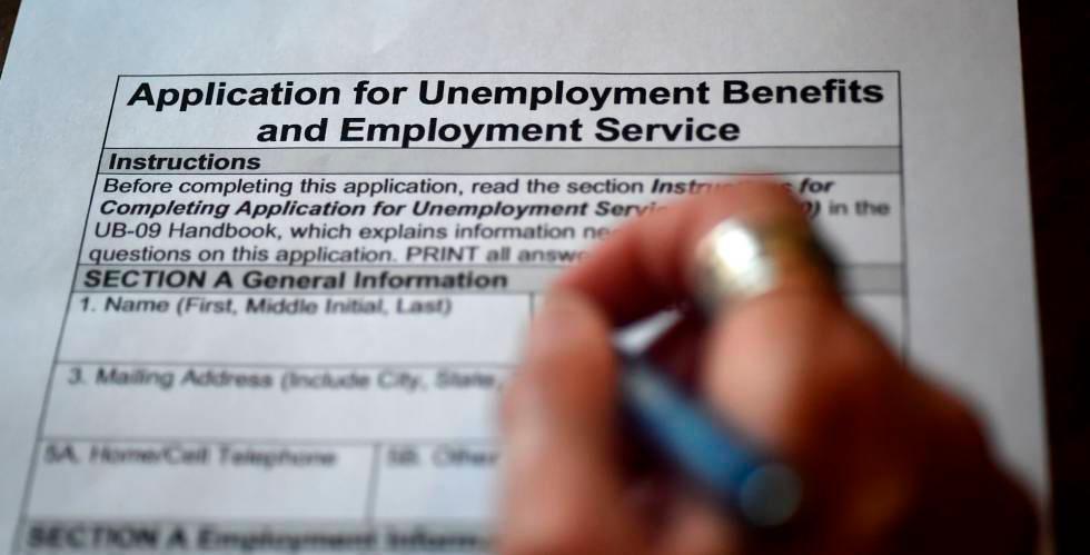 Los solicitudes semanales de subsidio por desempleo caen a 498,000 en EE.UU.