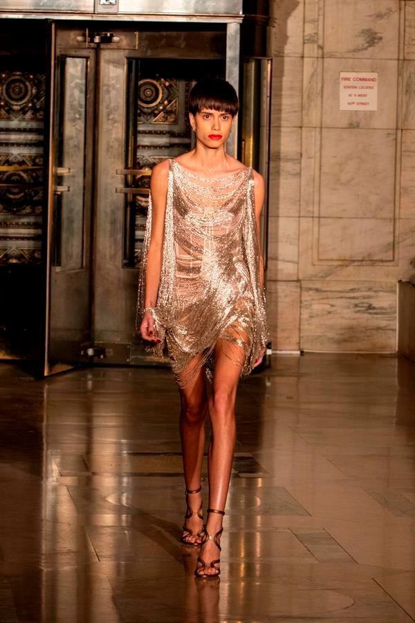 El desfile se realizó al ritmo de la canción del filme “Fantasía” de Walt Disney.