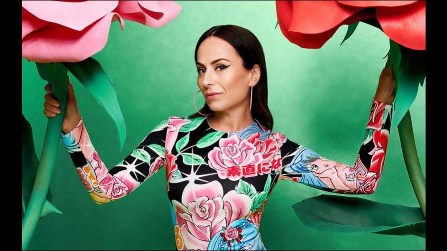 Desigual y María Escoté llenan el otoño de flores con nueva colección