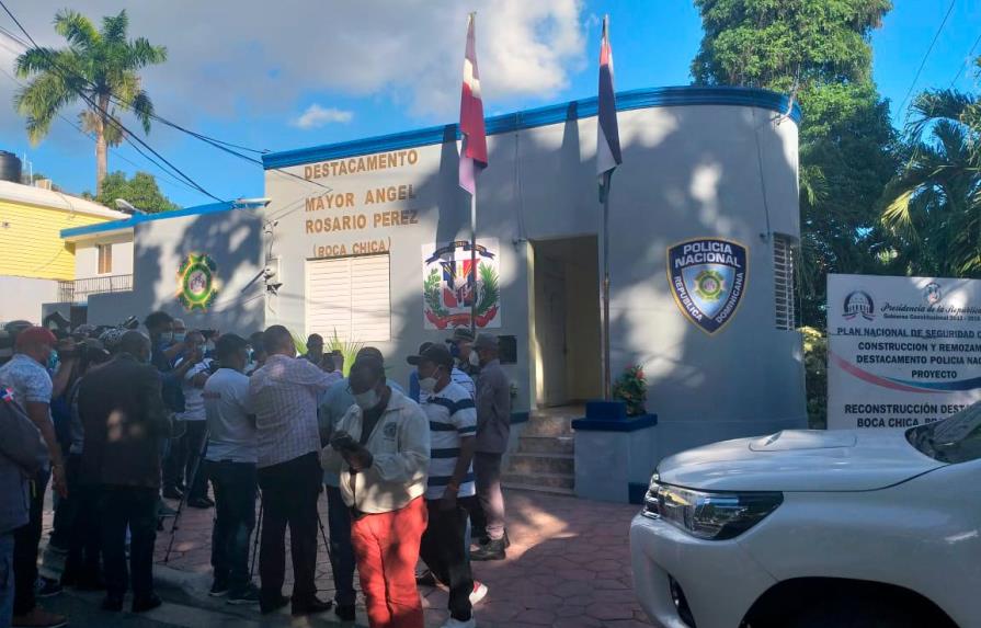 Amplían vigilancia policial en Boca Chica para evitar aglomeraciones y hacer cumplir toque de queda