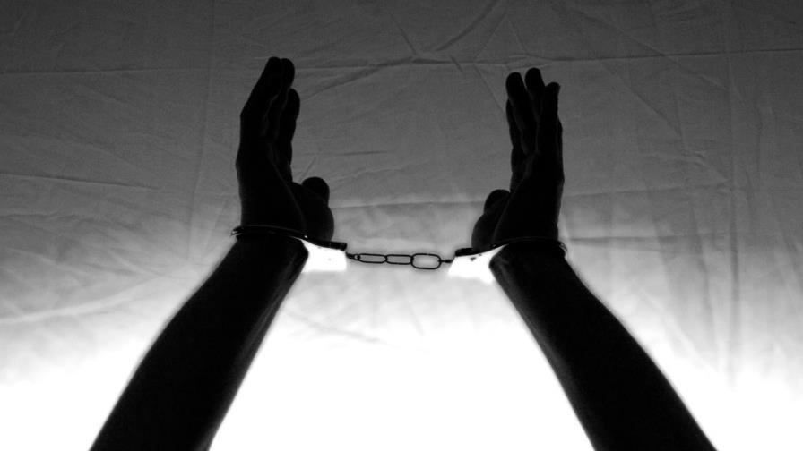 Apresan hombre acusado de herir de bala a una mujer y abandonarla en hospital