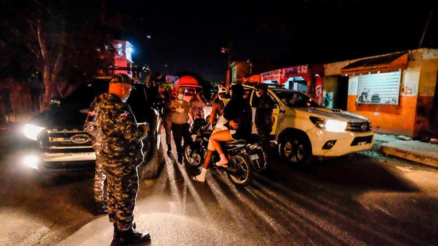 Multas por violar toque de queda se podrán pagar en efectivo 