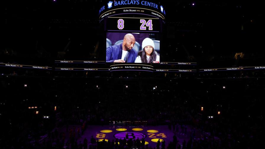 Los Lakers vuelven a los entrenamientos con Kobe Bryant en sus mentes