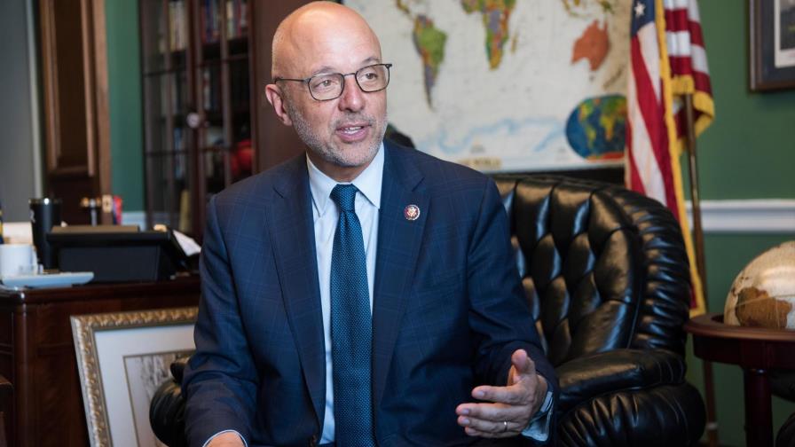 Congresistas alertan a Florida que apertura apresurada dejará más muertos