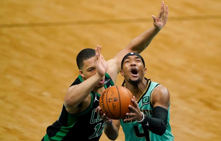 Con 24 puntos de Graham, Hornets vencen 125-104 a Celtics