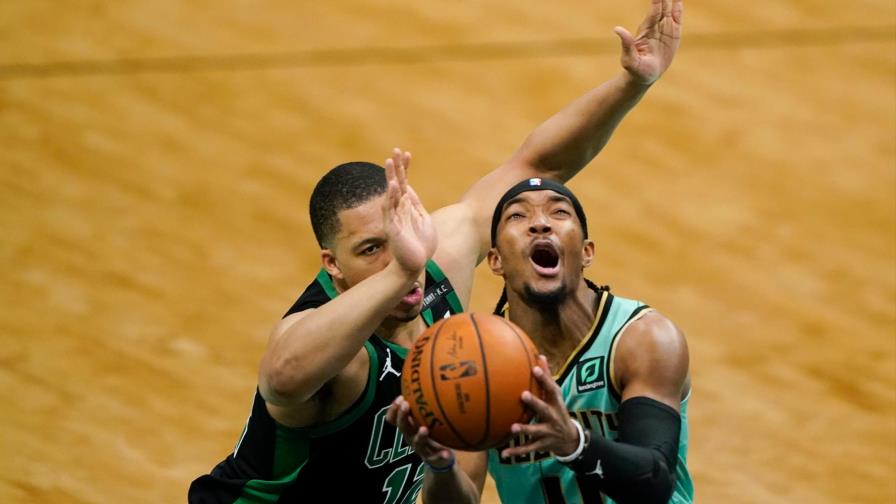 Con 24 puntos de Graham, Hornets vencen 125-104 a Celtics