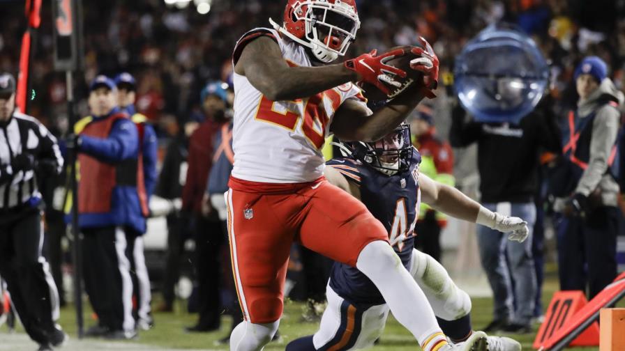 Patrick Mahomes lanza para dos touchdowns; Chiefs arrollan a Bears Patrick Mahomes lanza para dos touchdowns; Chiefs arrollan a Bears