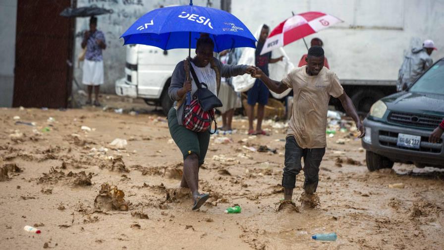 Tormenta tropical Laura recorre Cuba y toca 2 veces tierra Tormenta tropical Laura recorre Cuba y toca 2 veces tierra