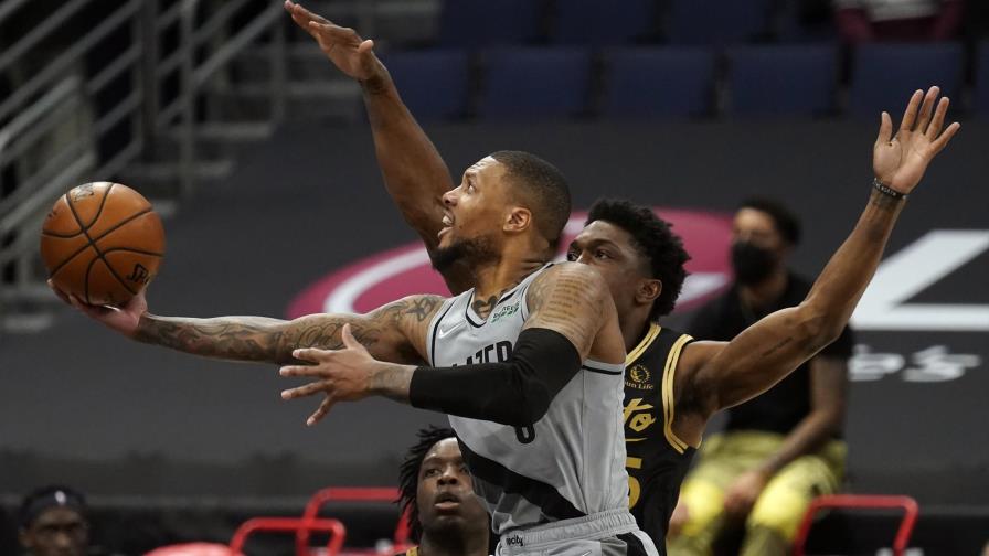 McCollum, Lillard lideran triunfo de Blazers ante Raptors