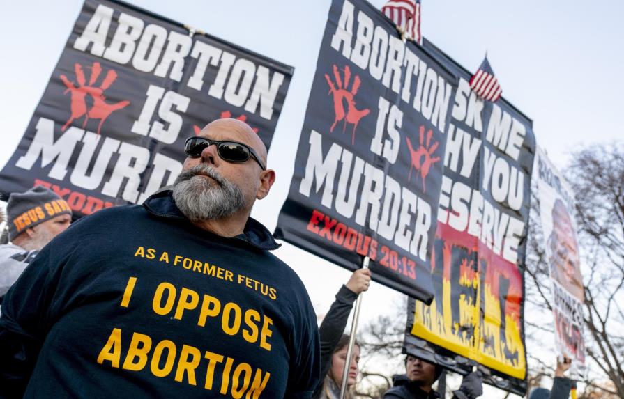 Corte Suprema de Estados Unidos se inclina por límites al aborto