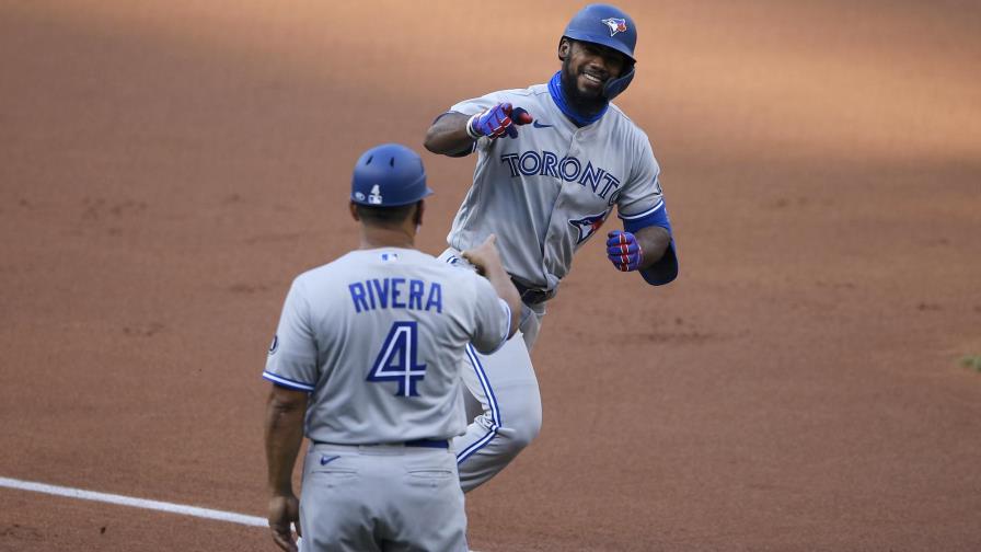 Hernández pega 2 de 4 jonrones y Toronto vence a Washington