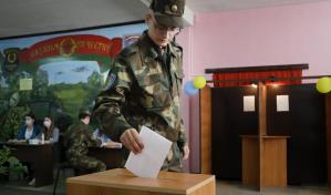 Bielorrusia: Chocan policías y manifestantes tras comicios