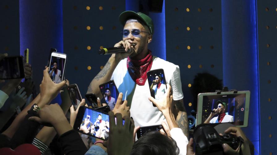 Jhay Cortez celebra a Kobe Bryant en nueva canción