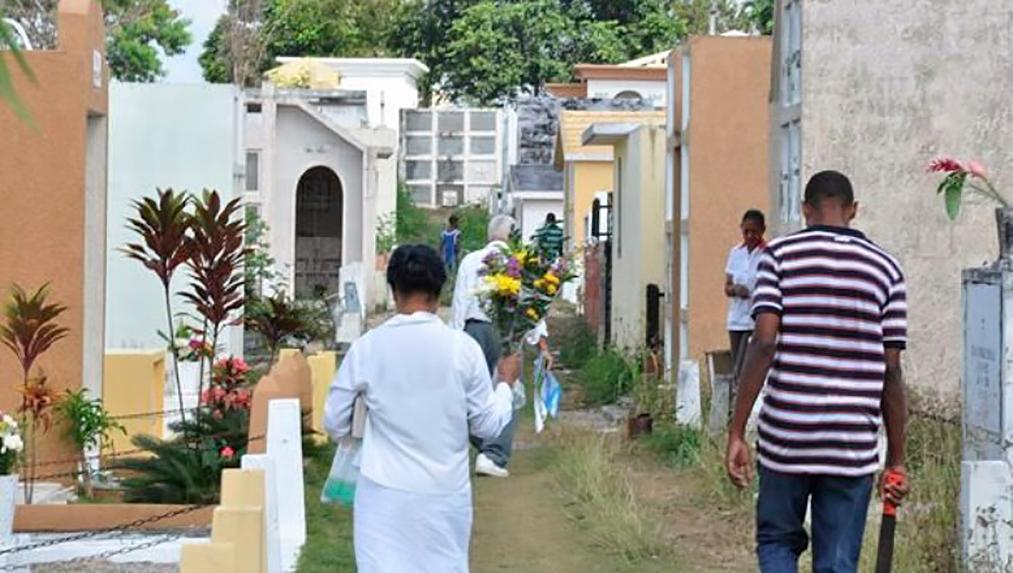 Miles acudirán a cementerios por Día de Difuntos