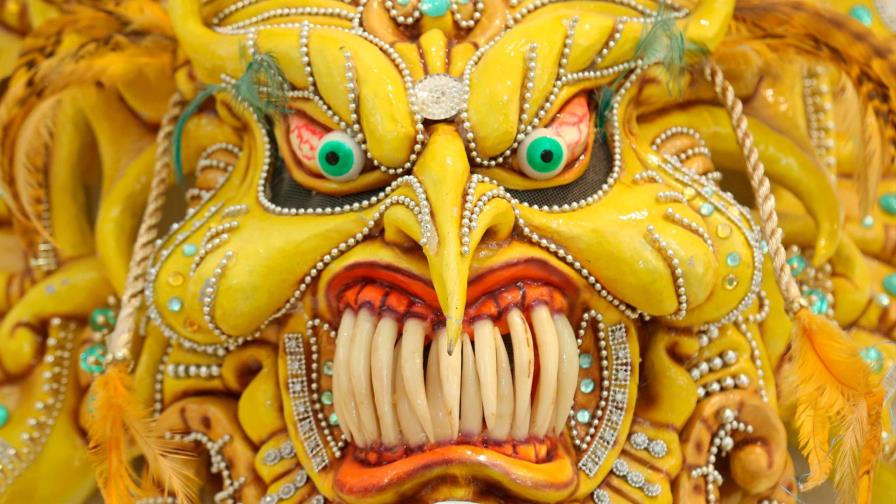 La Vega inaugura hoy su colorido Carnaval