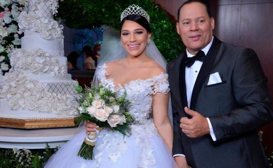 Video: Franklin Mirabal se quita el anillo de la unión matrimonial con Dianabell Gómez