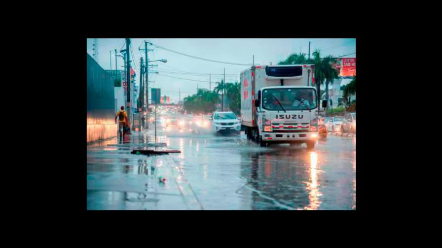 Habrá lluvias esta tarde por vaguada; nueve provincias siguen bajo alerta, según Onamet 