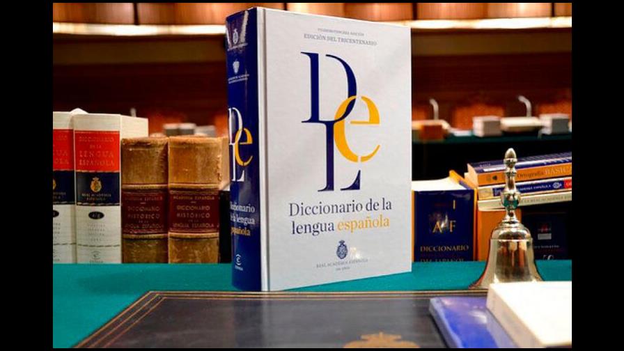 Anoche soñé que volvía al diccionario
Anoche soñé que volvía al diccionario Anoche soñé que volvía al diccionario
Anoche soñé que volvía al diccionario