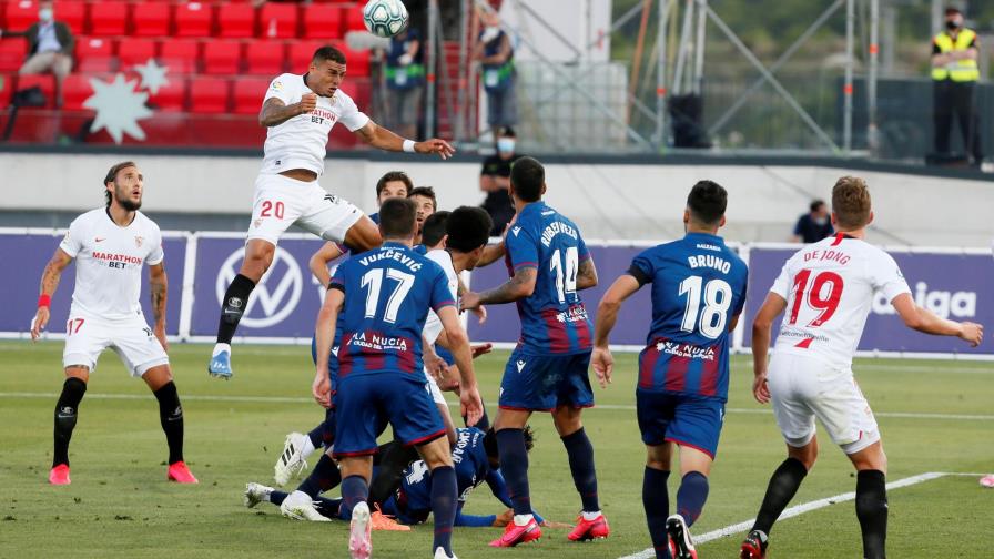 El Sevilla se deja dos puntos ante un Levante que no se rindió El Sevilla se deja dos puntos ante un Levante que no se rindió