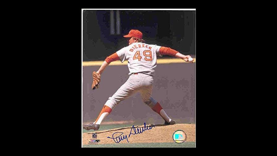 Neil Armstrong no había pisado la luna, ni el PLD se había fundado, cuando las Estrellas ganaron corona