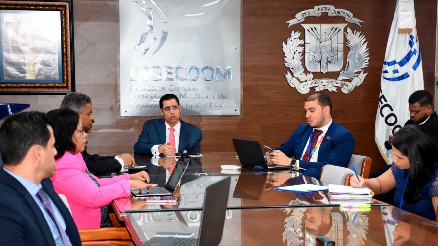 Ministerio de Economía gestiona ayuda con cooperantes ante el COVID-19 Ministerio de Economía gestiona ayuda con cooperantes ante el COVID-19