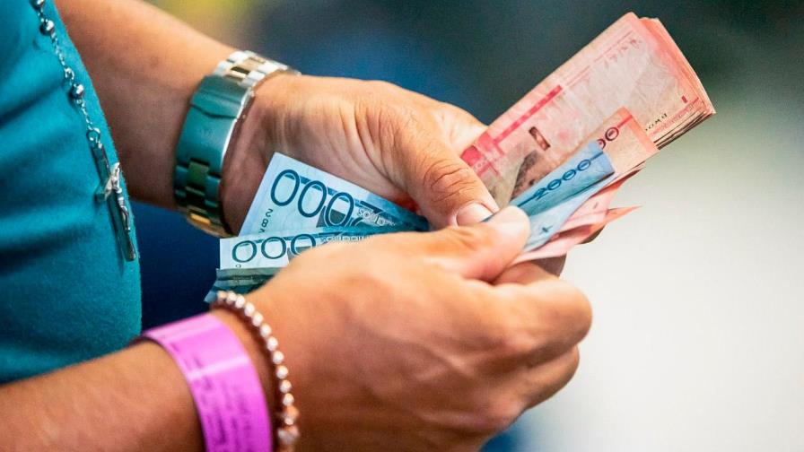 A cada ciudadano dominicano le tocaría pagar US$5,213 de la deuda pública A cada ciudadano dominicano le tocaría pagar US$5,213 de la deuda pública