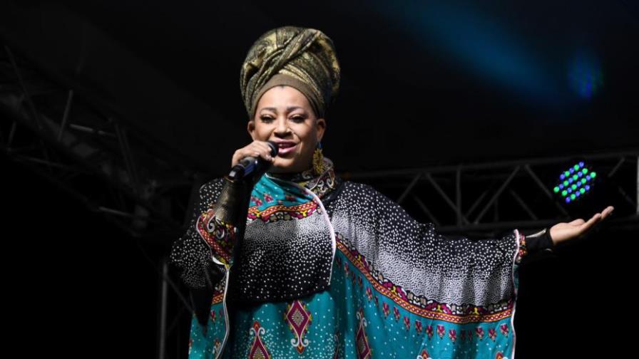 Video | Diomary La Mala canta en las calles de la Ciudad Colonial para animar a la gente