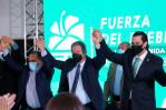 Leonel juramenta el diputado número 15 para la Fuerza del Pueblo Leonel juramenta el diputado número 15 para la Fuerza del Pueblo