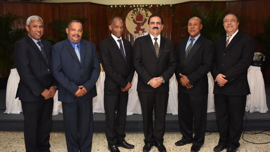 Juramentan a Arturo Espinal como presidente de Asodefe