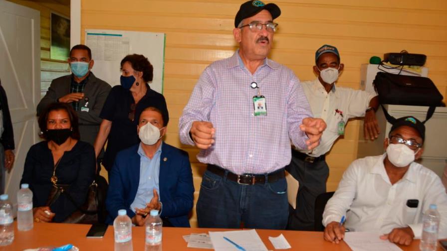 IAD se compromete a titular a productores en Yamasá IAD se compromete a titular a productores en Yamasá