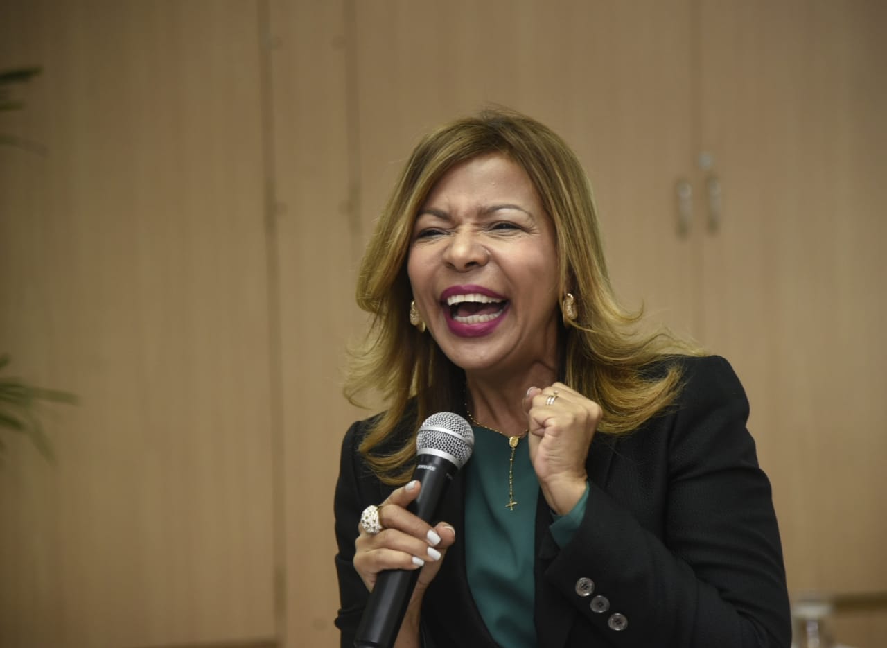 La conferencista Maridic Ramírez.