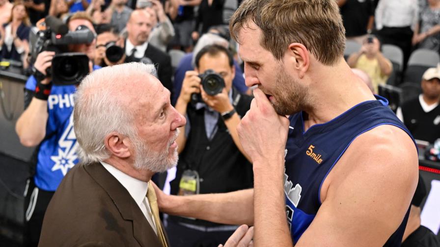 Spurs vencen a Mavericks en el adiós de Dirk Nowitzki
