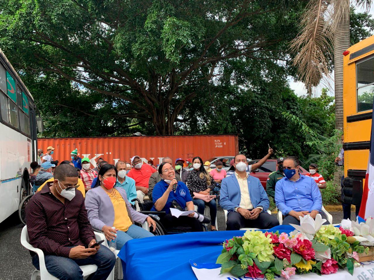 Los funcionarios compartieron en el local de Asodifimo.