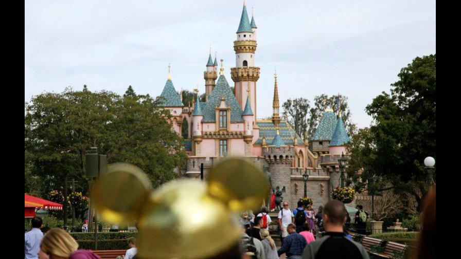 Disney World aplica licencia sin sueldo a 43,000 empleados