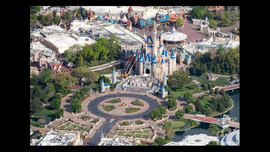 Parques de Disney en Florida planean reabrir para mediados de julio