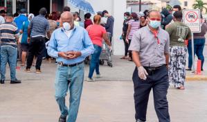 El presidente advierte podría endurecer el toque de queda